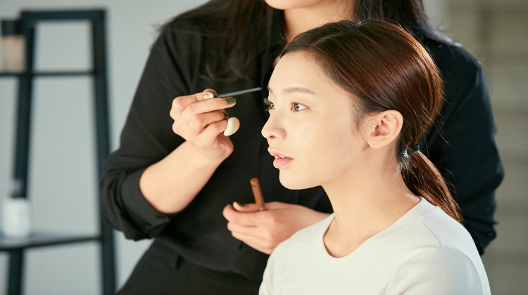 [9/15 18:30]  요즘 SNS에서 핫한 '고양이상'  메이크업클래스