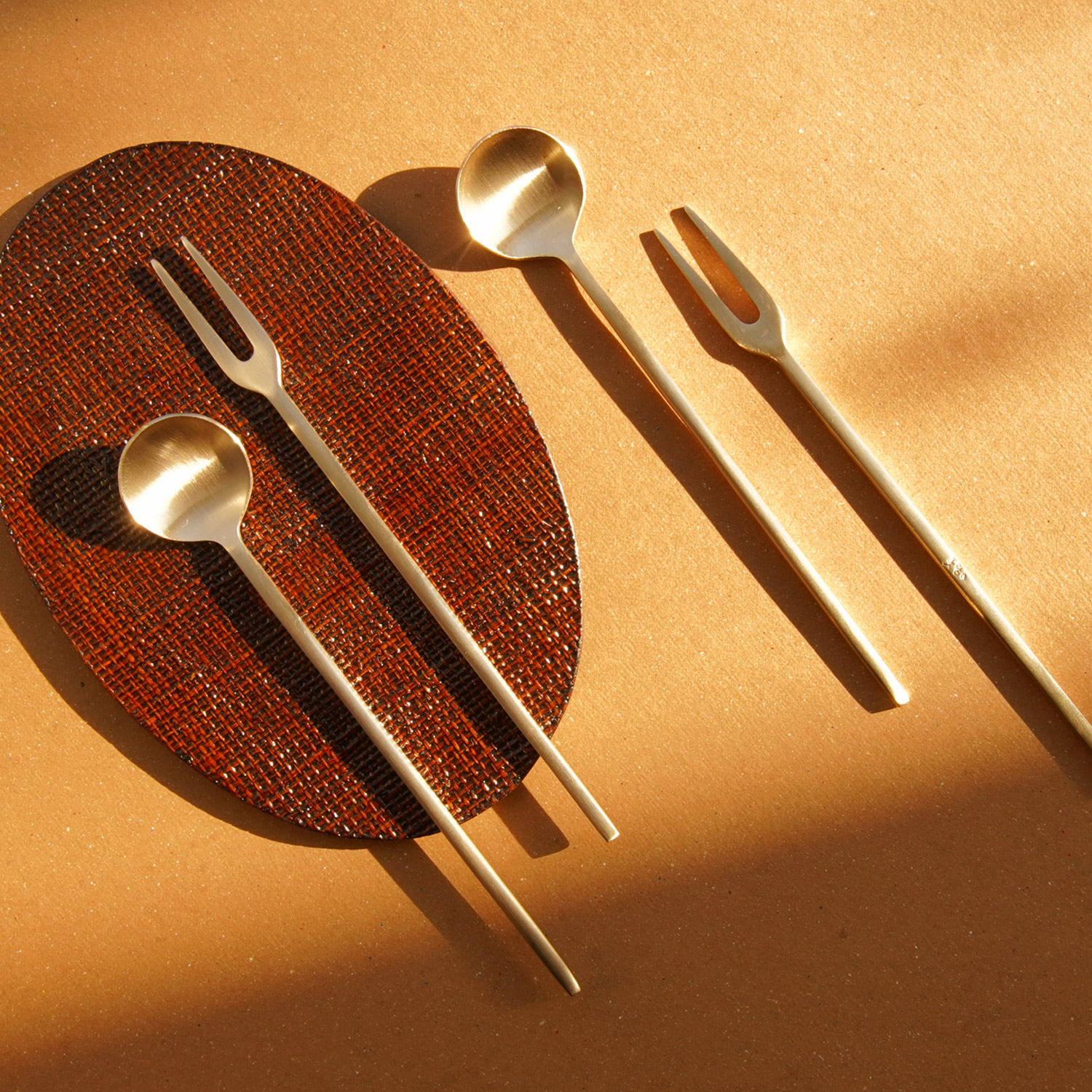 놋담 방짜유기 체리 티스푼 티포크 4P 체리 티스푼 2P 약)가로 2.8 x  길이 15.4 /  체리 티포크 2P 약) 가로 1.2 x 길이 16.3 ( cm)