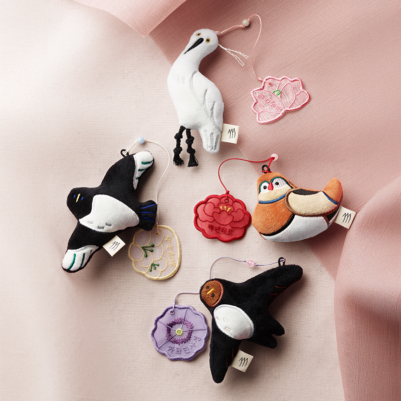 아모레몰 X 치치칫 길조 인형 마그넷 키링 (4종 택 1)